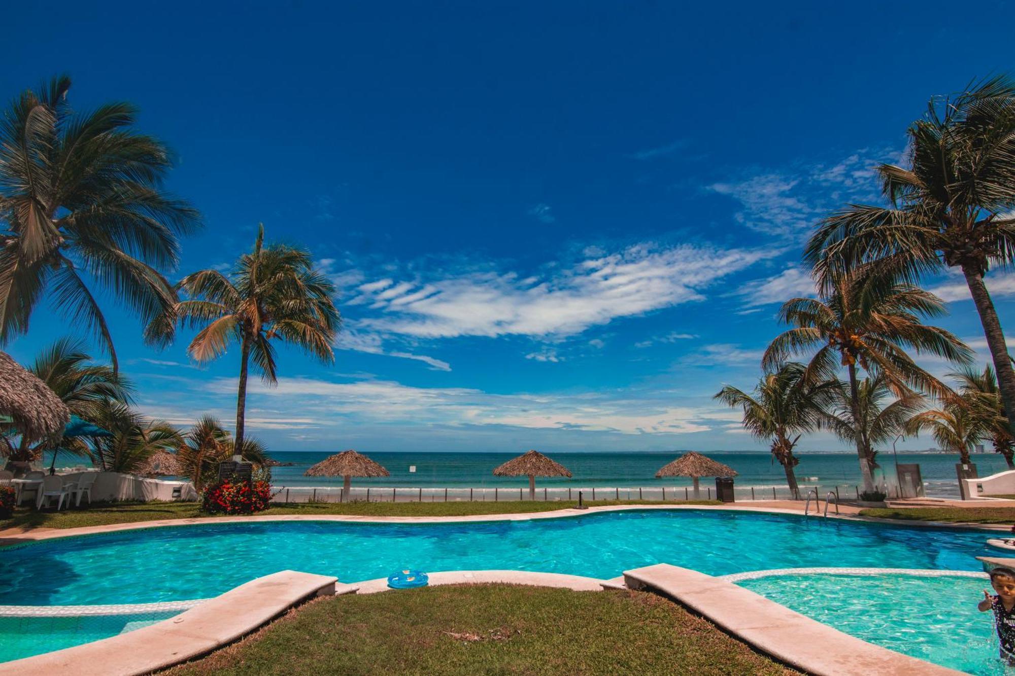 Playa Caracol &